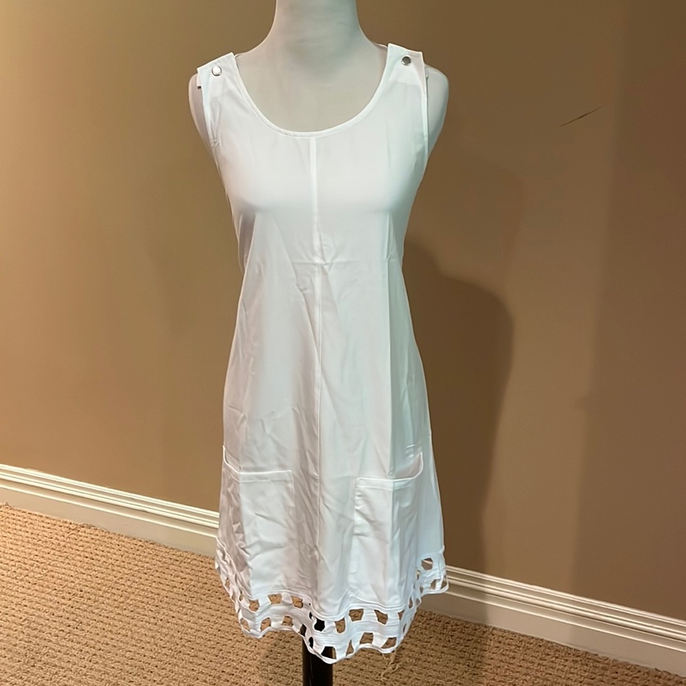 White sleeveless dress with pockets